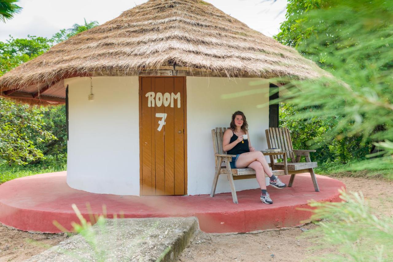 Tamba Kuruba Eco-Lodge Folonko Exterior foto
